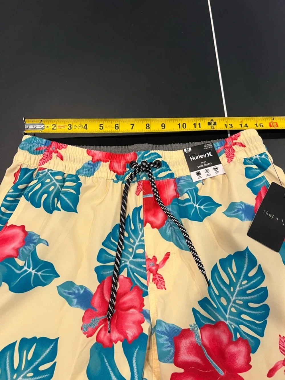 NWT Hurley Yellow Blue Pink Floral Swim Trunks Shorts Mens Sz Medium